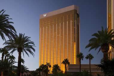 the w las vegas hotel tower on the las vegas strip